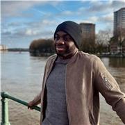 Prof particuliers donnant des cours de mathématiques en ligne pour les élèves de l'enseignement secondaire